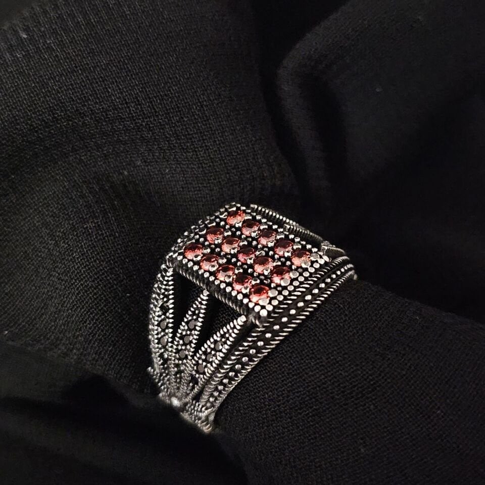 Margazit  işlemeli  925 Ayar Gümüş Yüzük kırmızı - 26