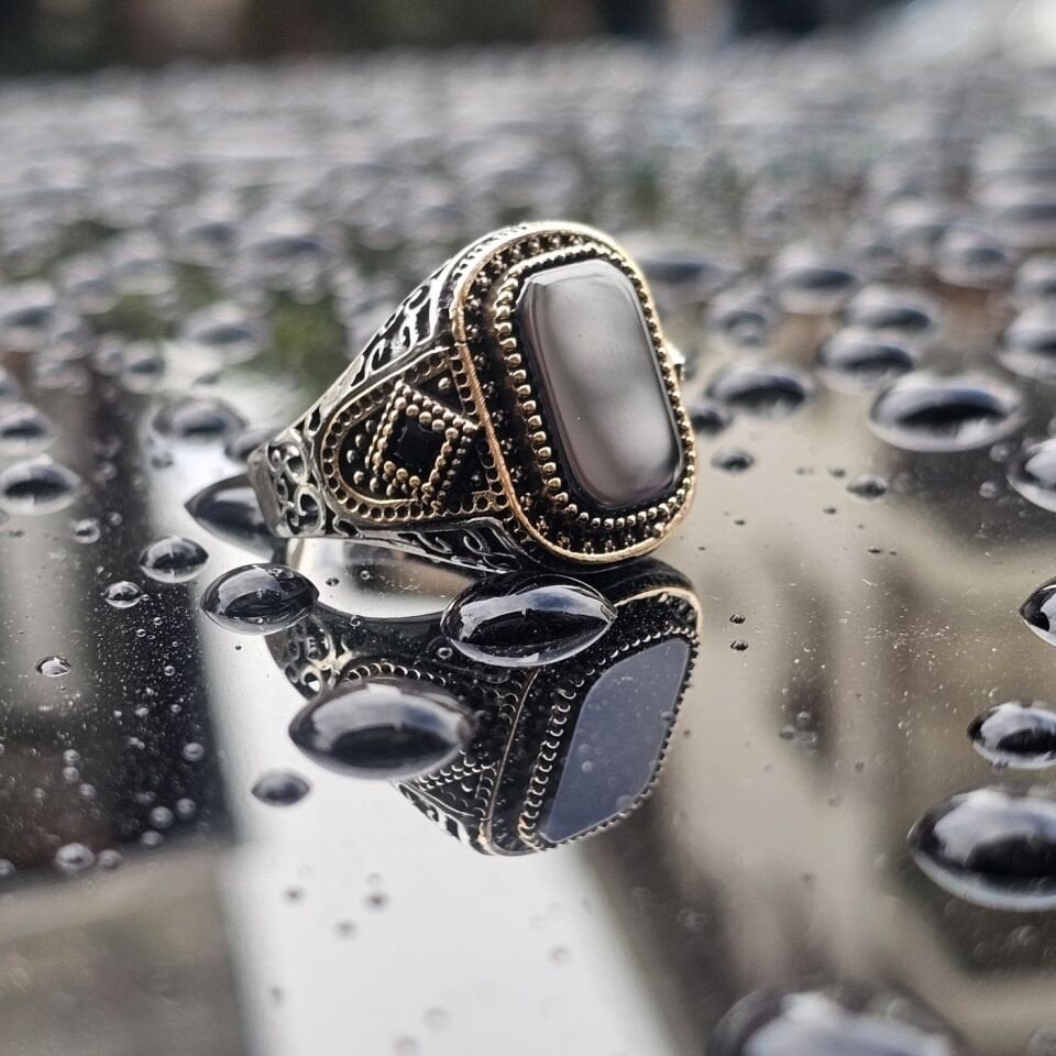 Oniks Taşlı Mikrotaş süslemeli 925 Ayar Erkek Gümüş Yüzük