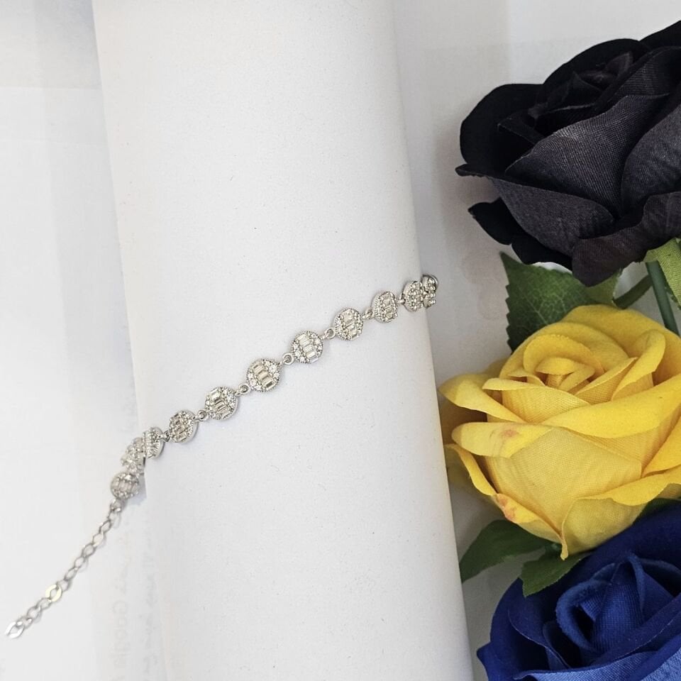 Pırlanta Tasarım Baget Zirkon Taşlı 925 Ayar Gümüş Kadın Bileklik