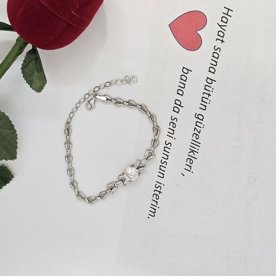 Gurmet Zincirli  Tek Taşlı 925 Ayar Gümüş Kadın Bileklik