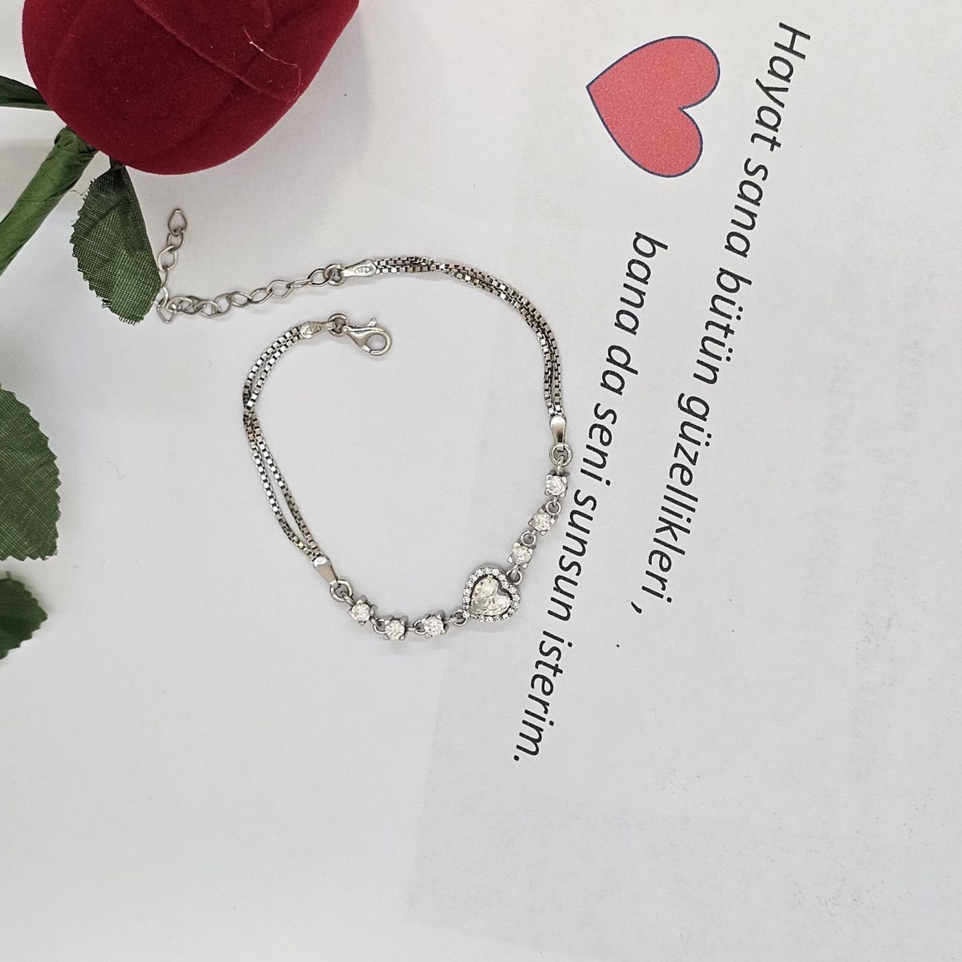 Gurmet Zincirli Kalpli Zirkon Taşlı 925 Ayar Gümüş Kadın Bileklik