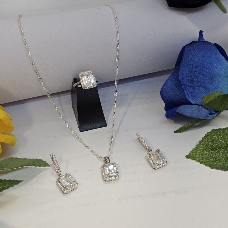 925 Ayar Gümüş Tek Baget Taşlı Üçlü Set ( Kolye Küpe Yüzük )