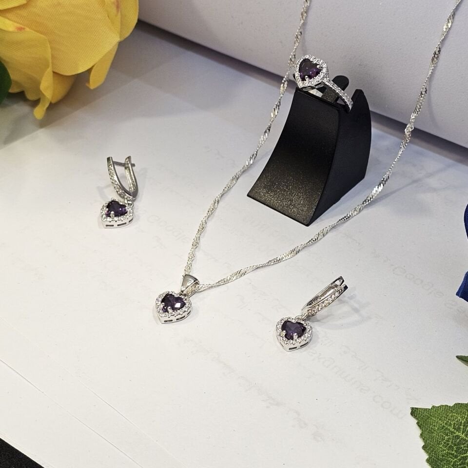 925 Ayar Gümüş Kalpli Mor Zirkon Taşlı Üçlü Set ( Kolye Küpe Yüzük )