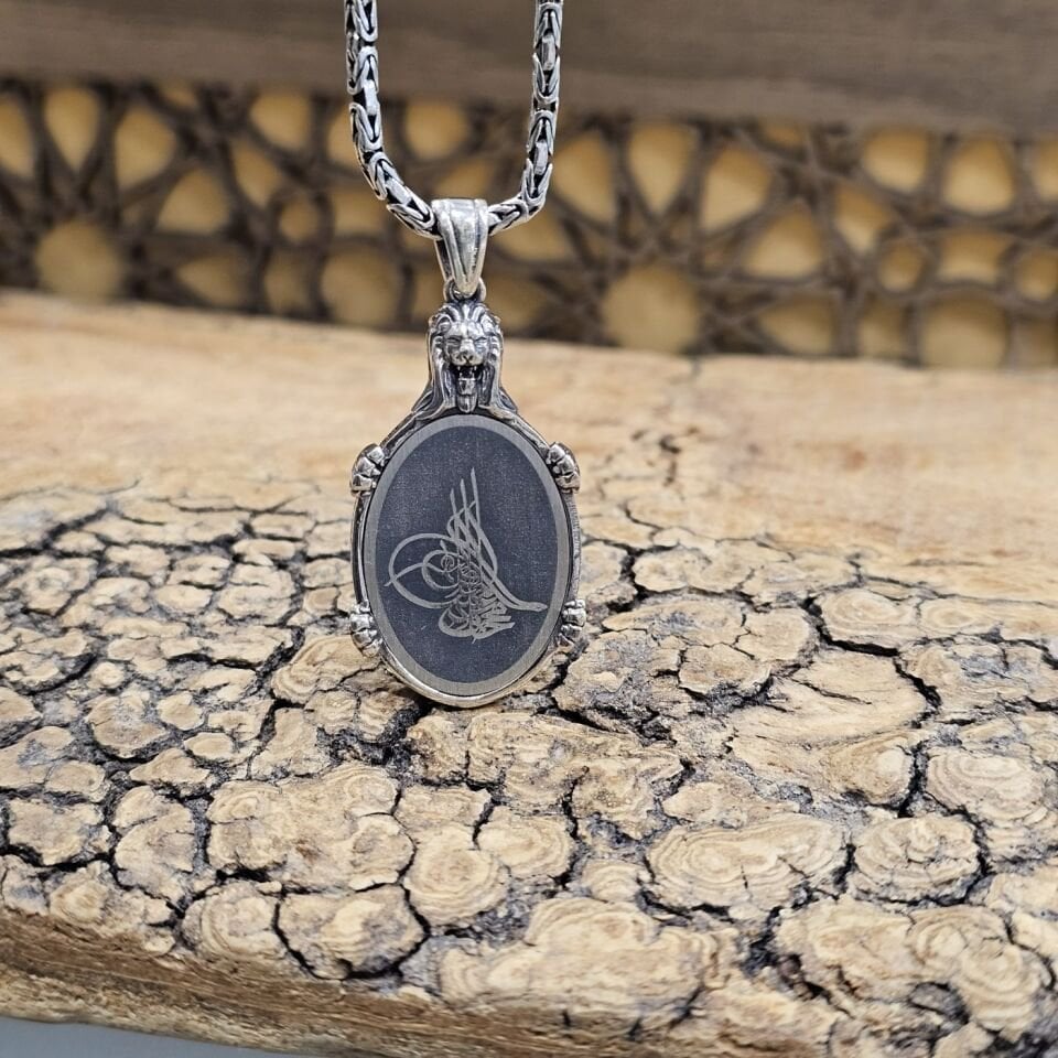 Osmanlı Tuğra Aslan Figürü işlemeli 925 Ayar Gümüş Kolye