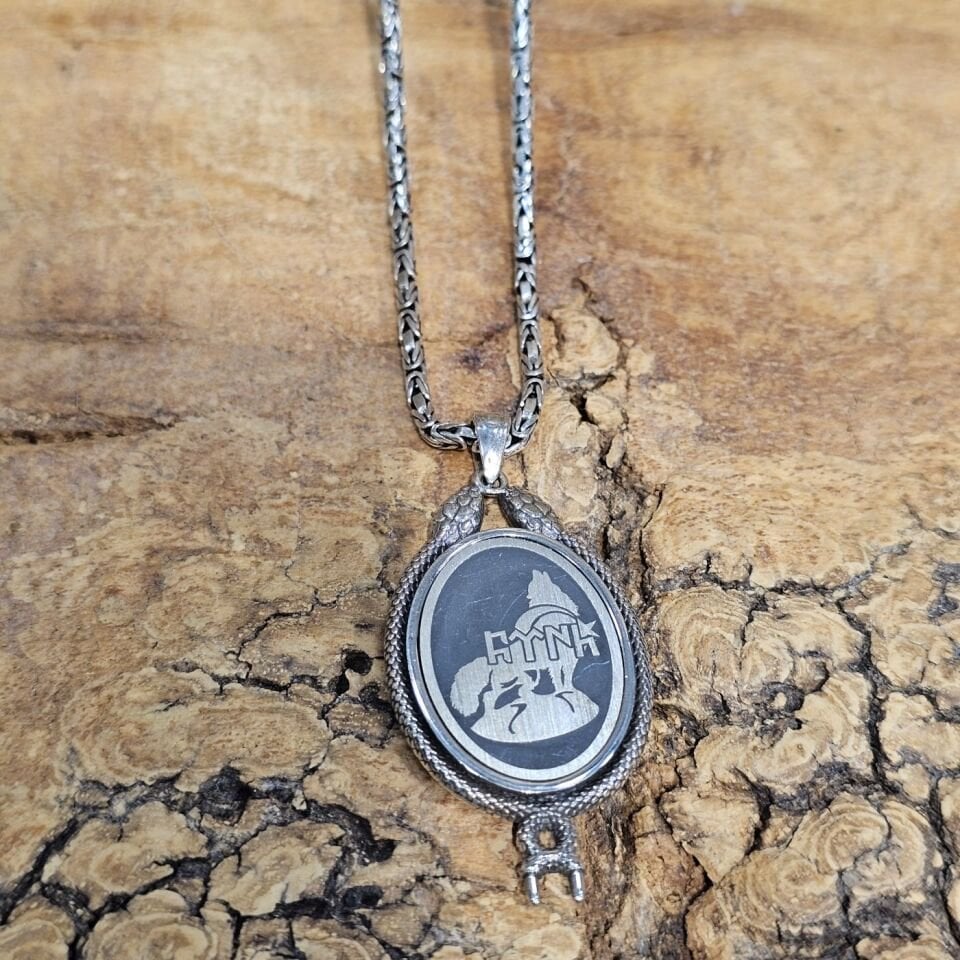 Kurt Figürü İşlemeli Madalyon Model 925 Ayar Gümüş Kolye