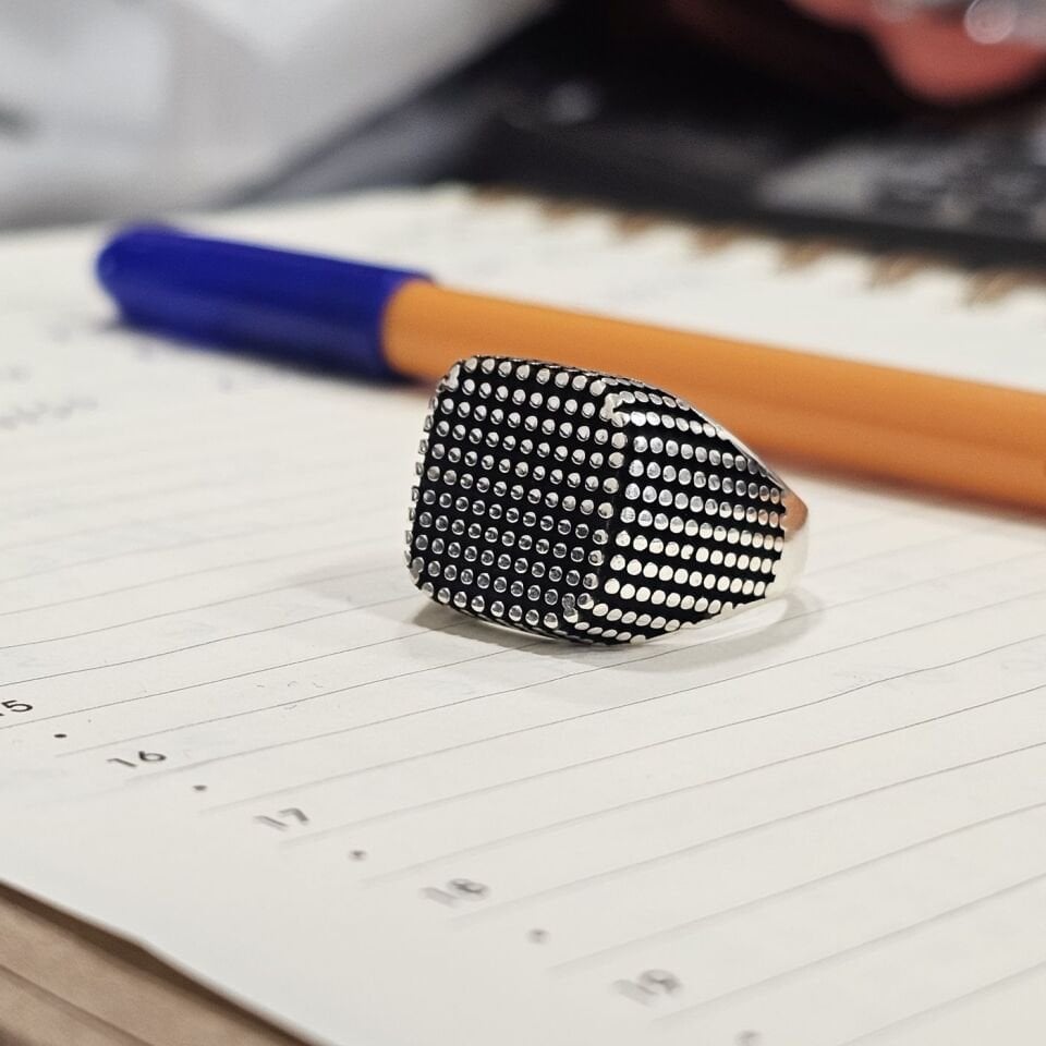 925 Ayar Gümüş Nokta İşlemeli Kare Tasarım Sade Erkek Yüzük 27