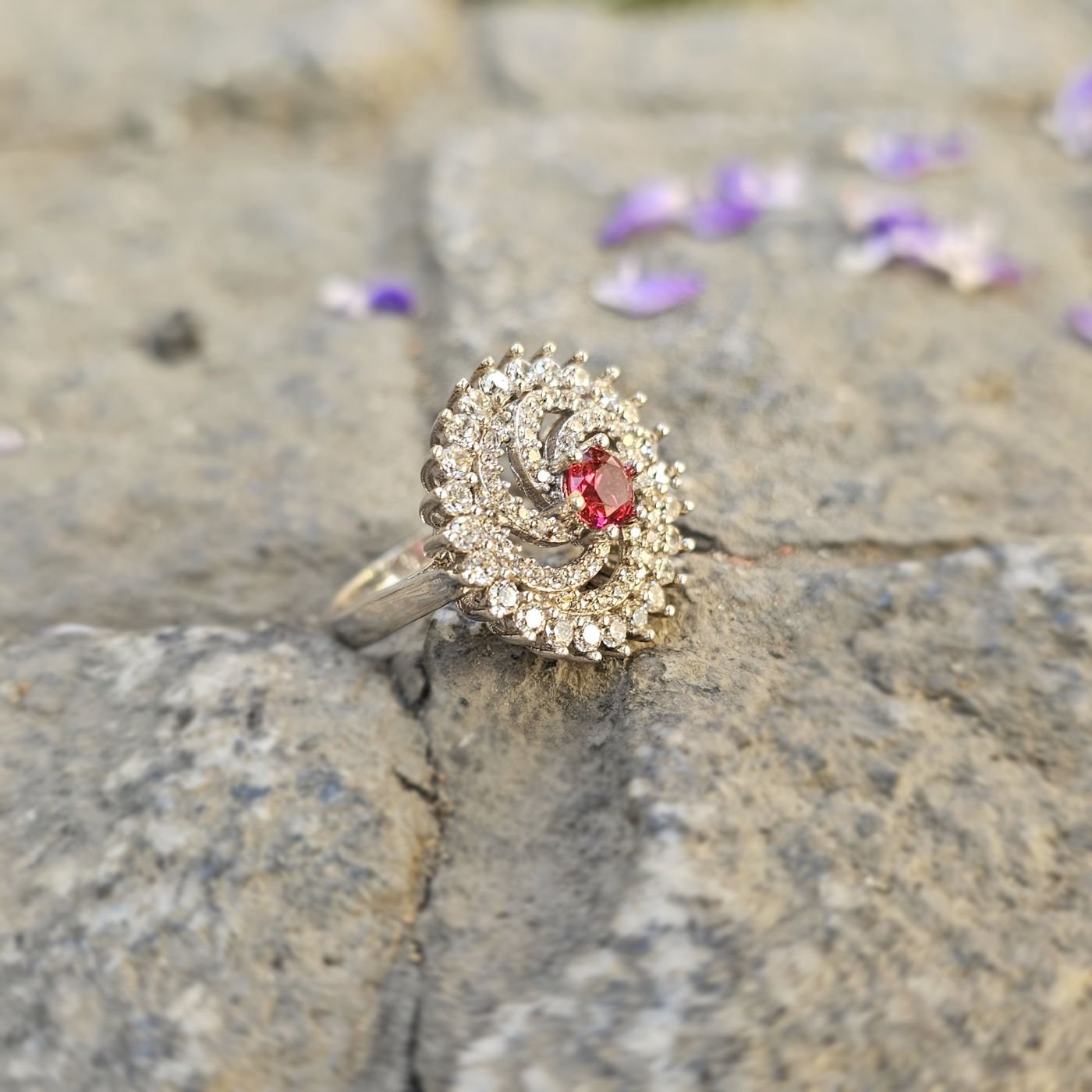 Pırlanta Montür tasarımlı Minimal zirkon taşlı 925 Ayar Kadın Gümüş Yüzük 18 - kırmızı