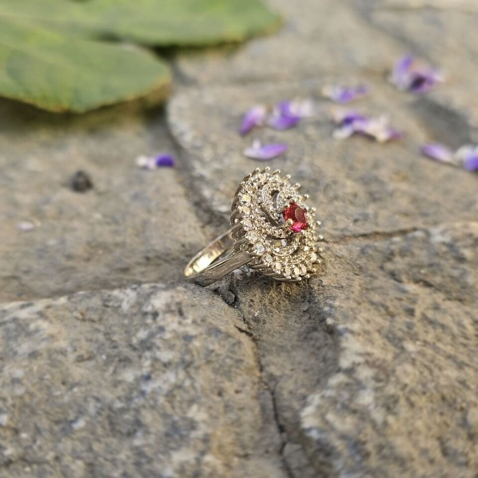 Pırlanta Montür tasarımlı Minimal zirkon taşlı 925 Ayar Kadın Gümüş Yüzük