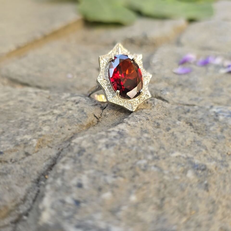 Modern Tasarım Kırmızı Zirkon taşlı Mikrotaş İşlemeli 925 Ayar Kadın Gümüş Yüzük kırmızı - 18