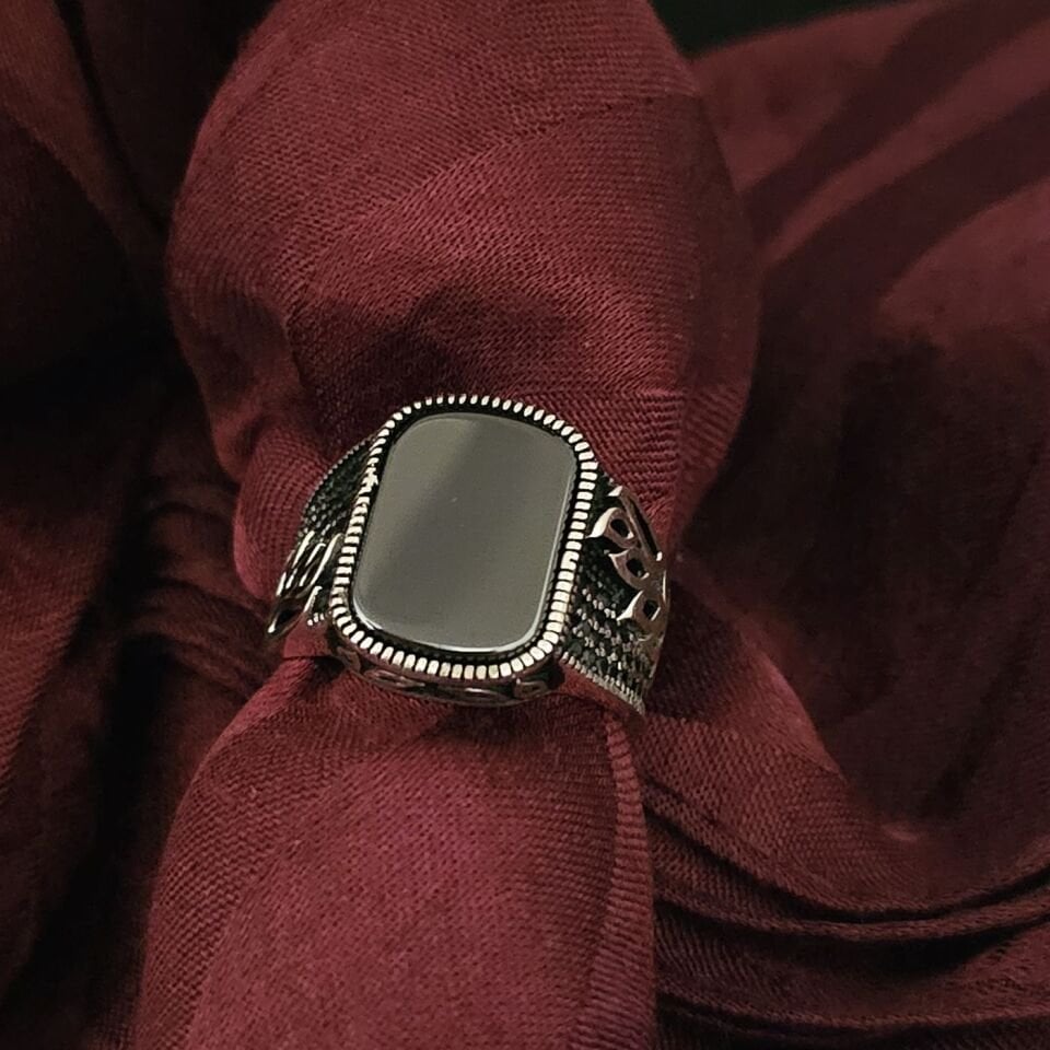 Yaprak Desenli Siyah Oniks taşlı 925 Ayar Gümüş Yüzük 25