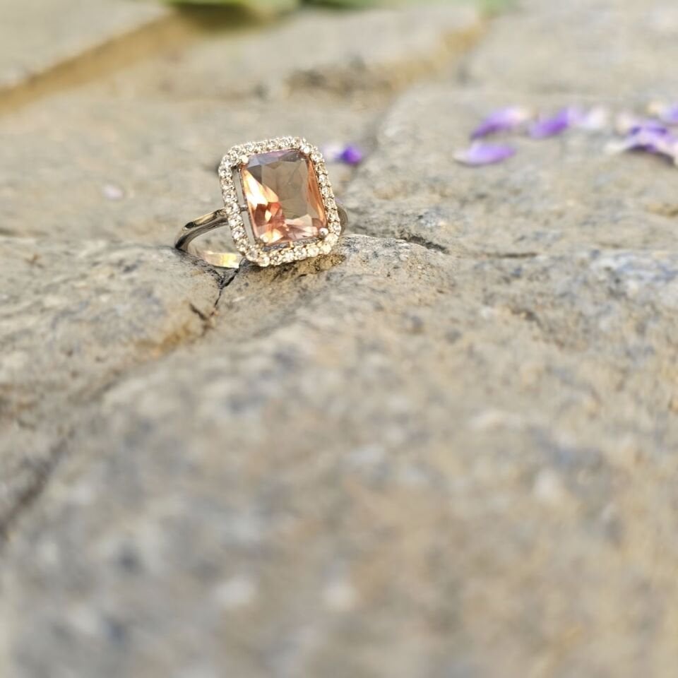 Dikdörtgen Baget Zultanit taşlı 925 Ayar Kadın Gümüş Yüzük