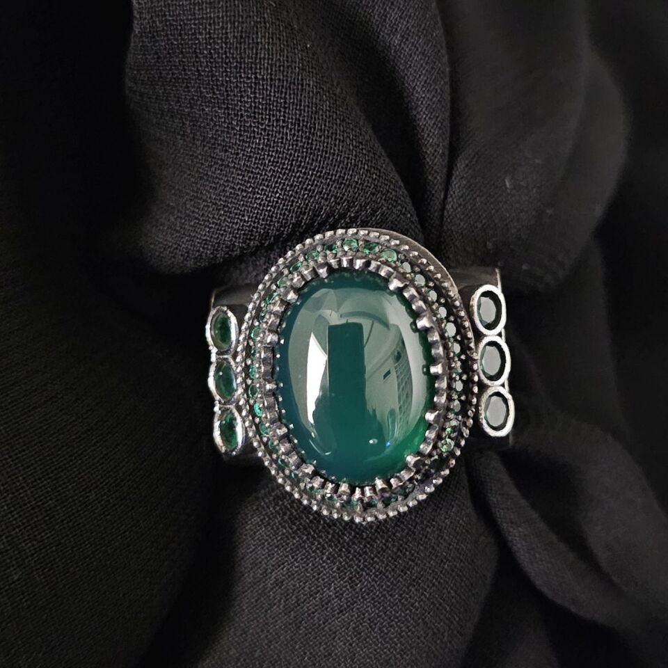 Kapşon Kesim Yeşil Akik taşlı 925 Ayar Gümüş Yüzük