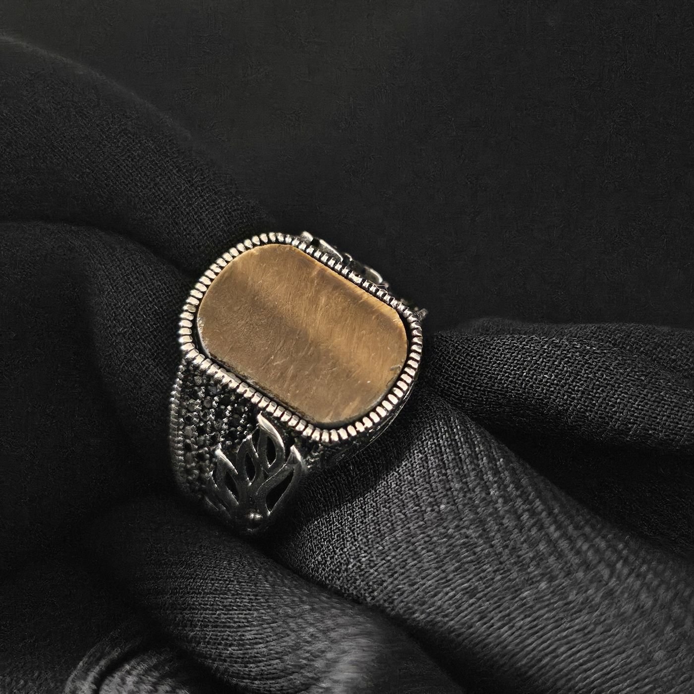 Yaprak Desenli Kaplan Gözü taşlı 925 Ayar Gümüş Yüzük 25