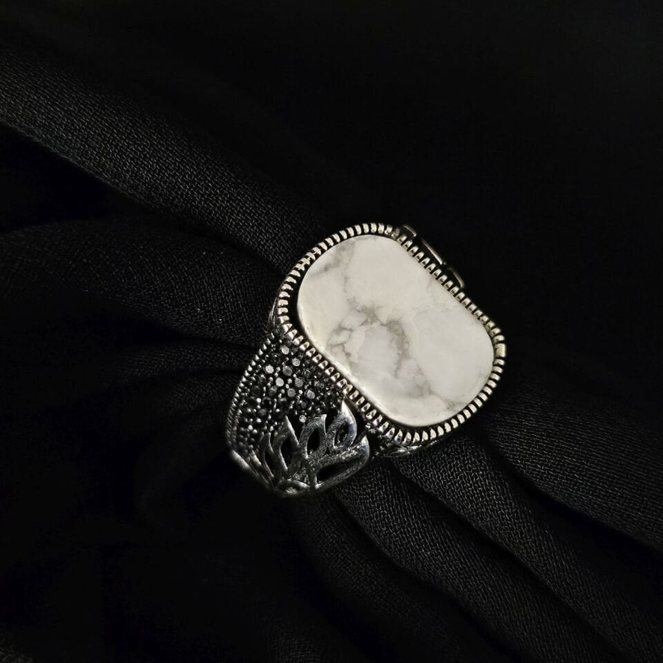 Yaprak Desenli Havlit taşlı 925 Ayar Gümüş Yüzük