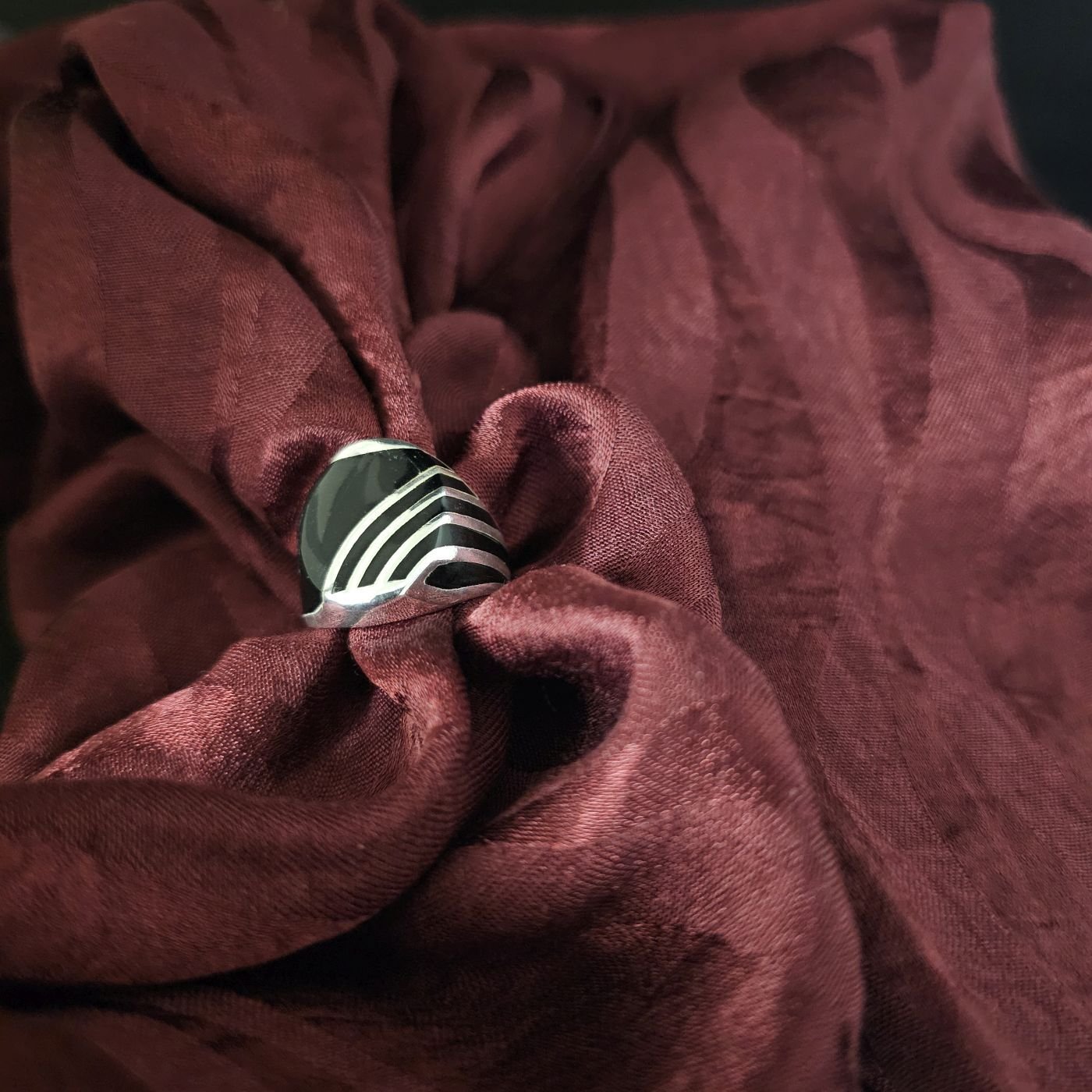 Mine İşlemeli 925 Ayar İthal Gümüş Yüzük