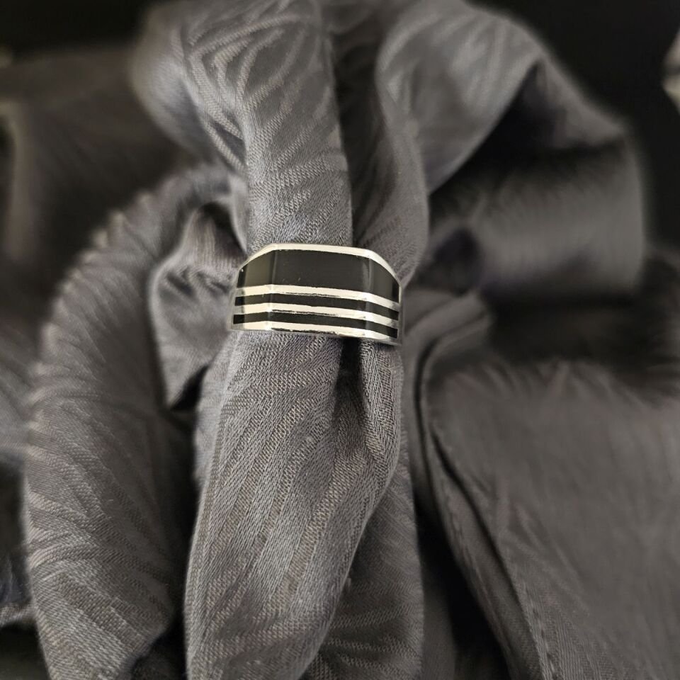 Mine İşlemeli 925 Ayar İthal Gümüş Yüzük