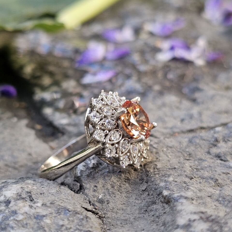 Lüks Topaz taşlı 925 Ayar Kadın Gümüş Yüzük