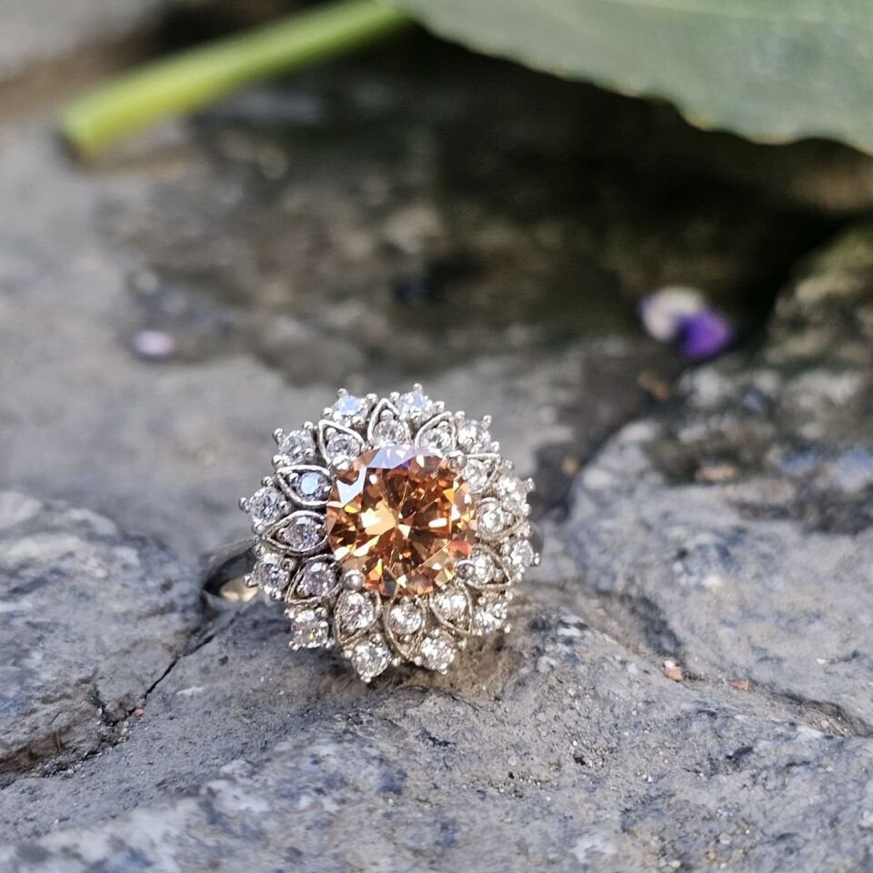 Lüks Topaz taşlı 925 Ayar Kadın Gümüş Yüzük