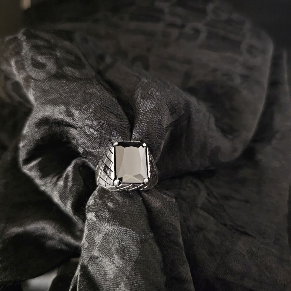 Siyah Zirkon taşlı 925 Ayar Gümüş Yüzük