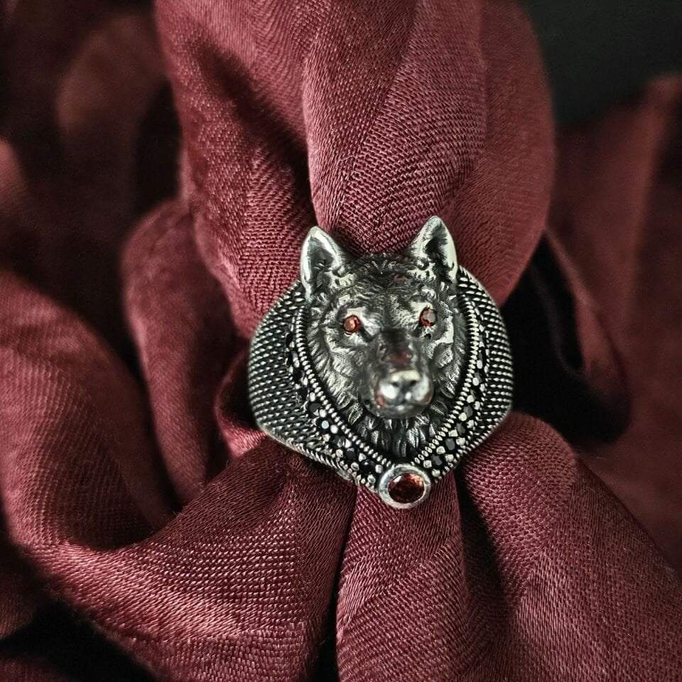 Kurt Figürü işlemeli  925 Ayar Gümüş Yüzük 25