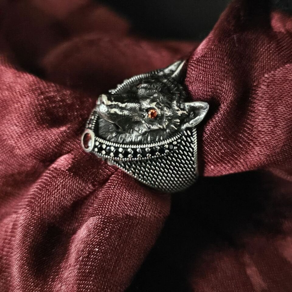 Kurt Figürü işlemeli  925 Ayar Gümüş Yüzük