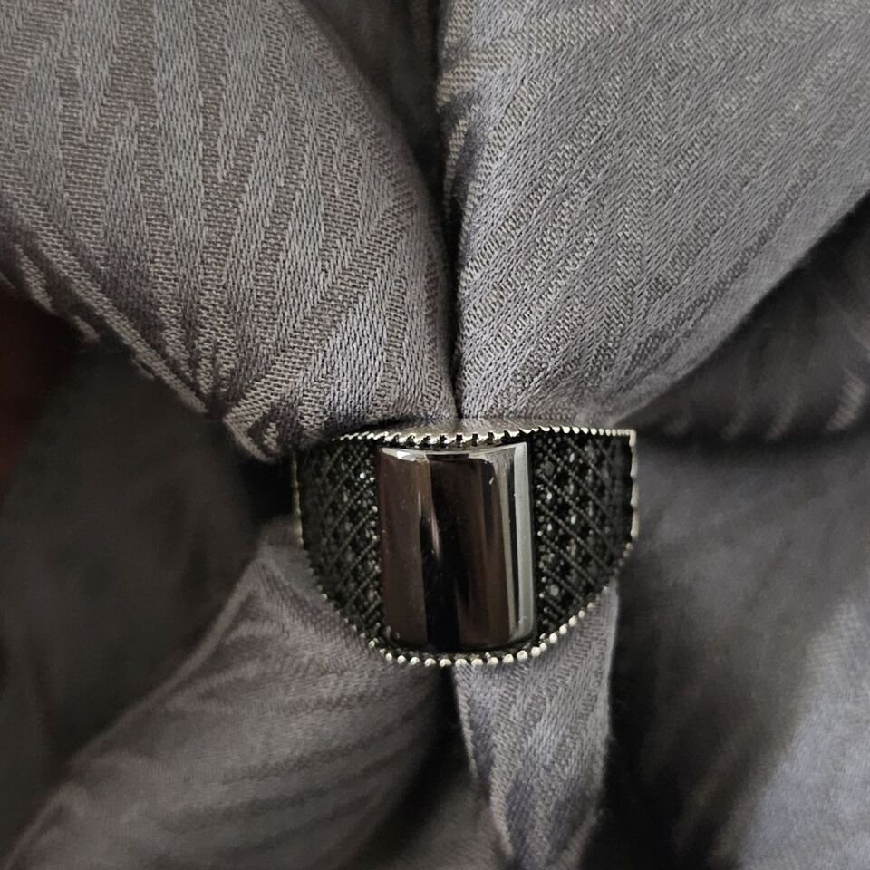 Dikdörtgen özel kesim taş Mikrotaş işlemeli  925 Ayar Gümüş Yüzük