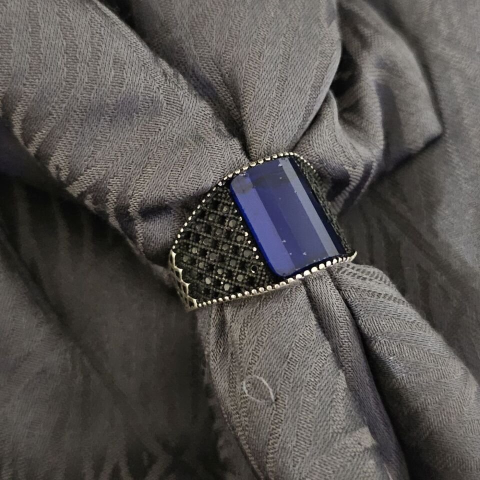 Dikdörtgen özel kesim taş Mikrotaş işlemeli  925 Ayar Gümüş Yüzük