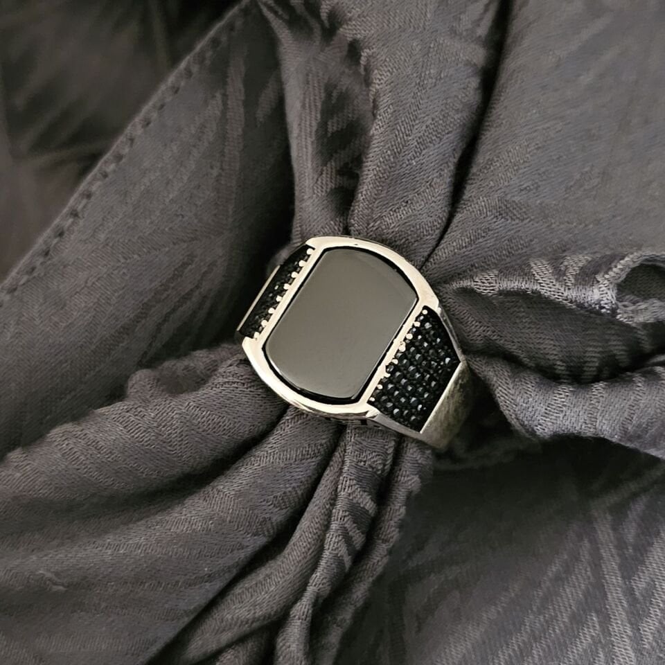 Dikdörtgen özel Oniks taş Mikrotaş işlemeli  925 Ayar Gümüş Yüzük 27