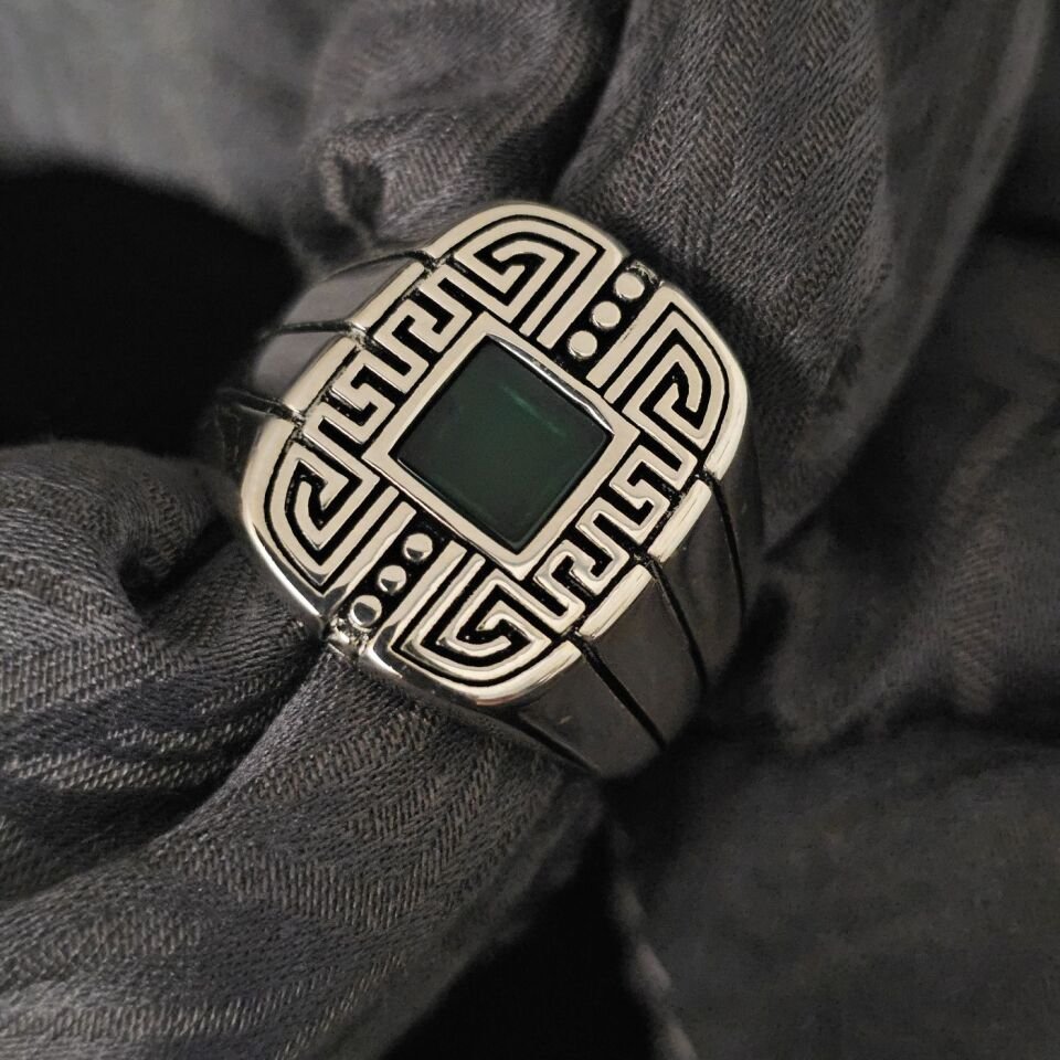 Meander işlemeli Akik Taşlı 925 Ayar Gümüş Yüzük