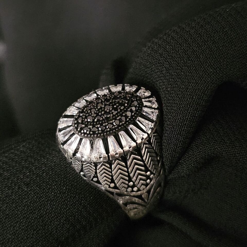 Margazit  işlemeli Mikrotaşlı 925 Ayar Gümüş Yüzük