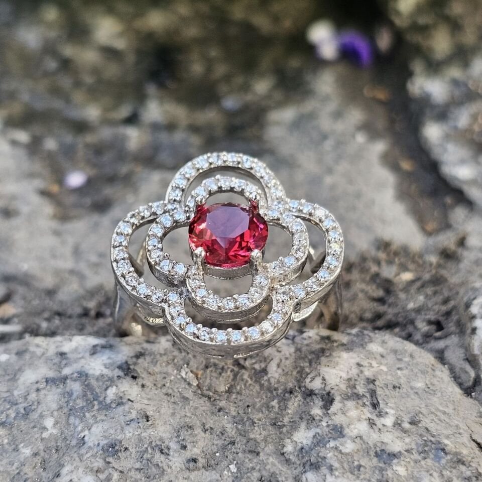 Pırlanta Montür tasarımlı Minimal zirkon taşlı 925 Ayar Kadın Gümüş Yüzük