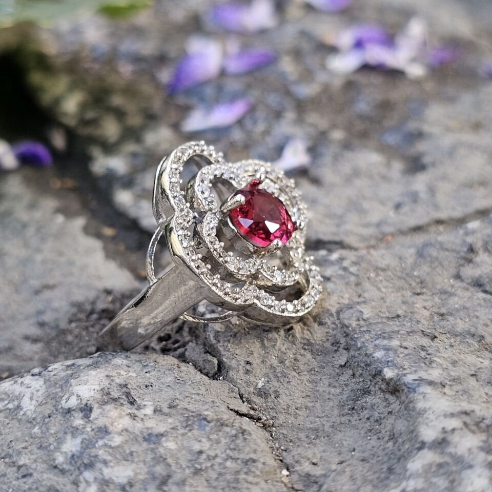 Pırlanta Montür tasarımlı Minimal zirkon taşlı 925 Ayar Kadın Gümüş Yüzük