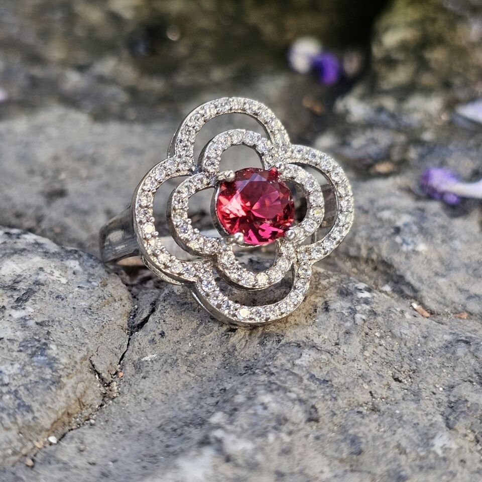 Pırlanta Montür tasarımlı Minimal zirkon taşlı 925 Ayar Kadın Gümüş Yüzük