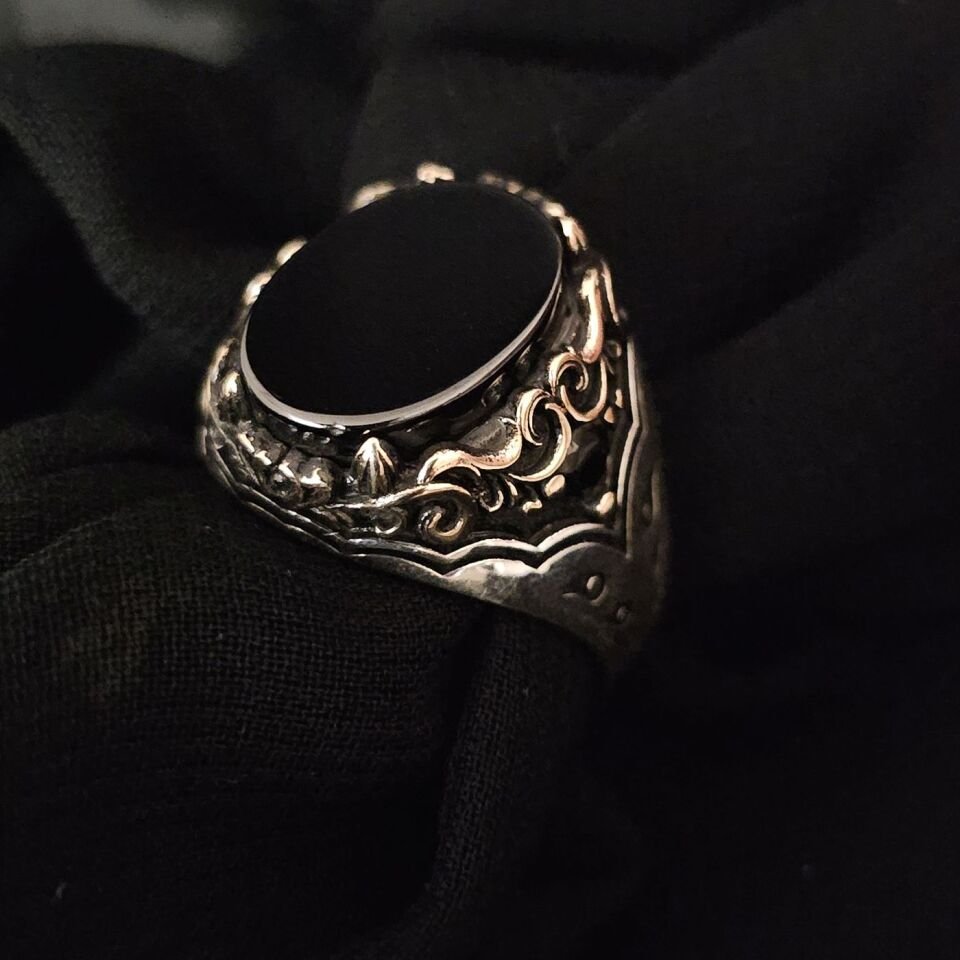 Oval kesim taşlı  925 Ayar Gümüş Yüzük