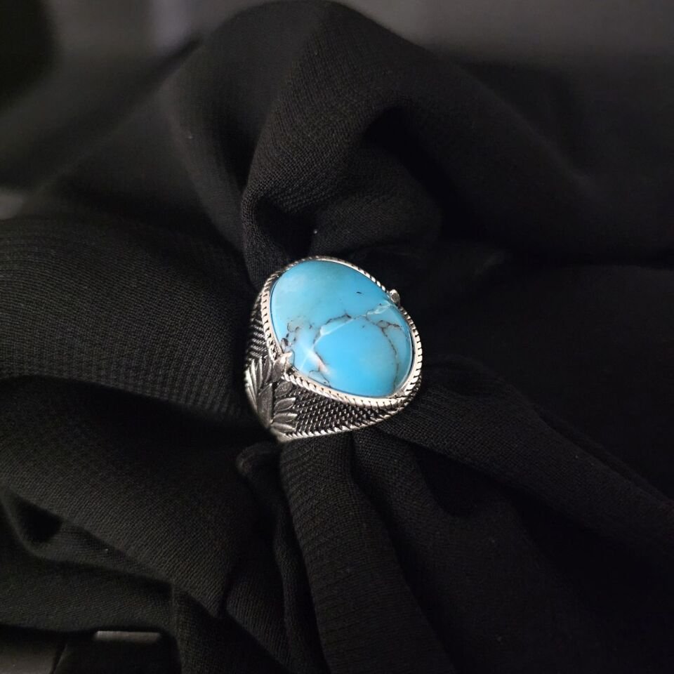 Kristal kesim Zirkon taşlı  925 Ayar Gümüş Yüzük