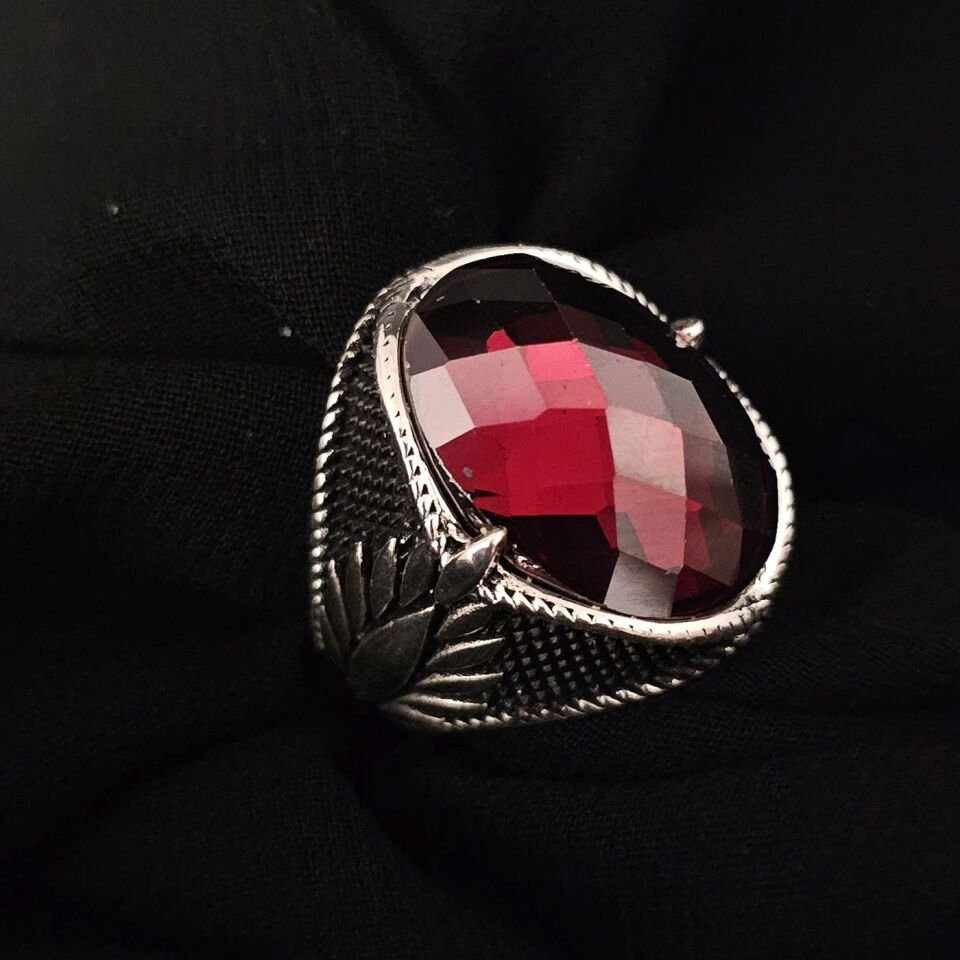 Kristal kesim Zirkon taşlı  925 Ayar Gümüş Yüzük