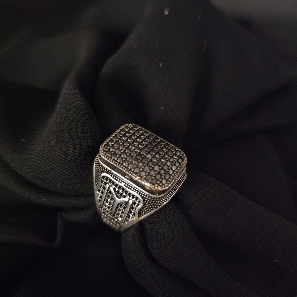 Yanları Kayı Boyu İşlemeli Mikro Taşlı 925 Ayar Gümüş Yüzük