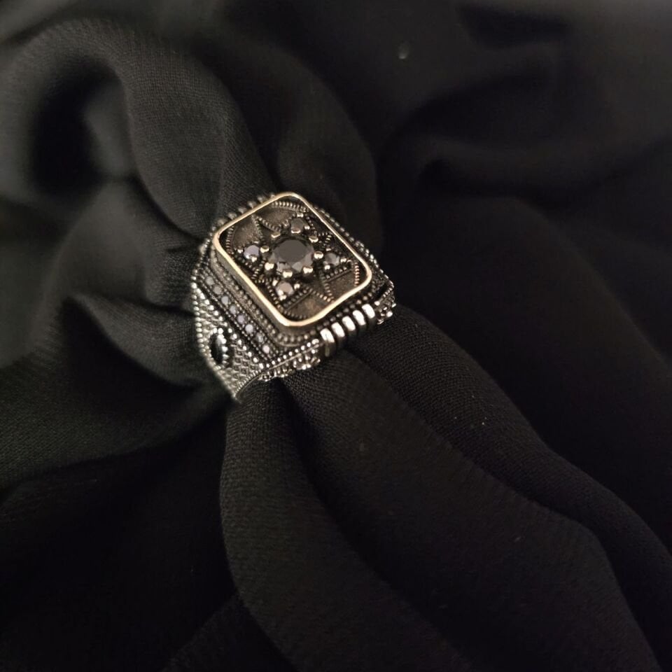 Kare Model Kutup Yıldızı Baget Zirkon taşlı 925 Ayar Gümüş Yüzük