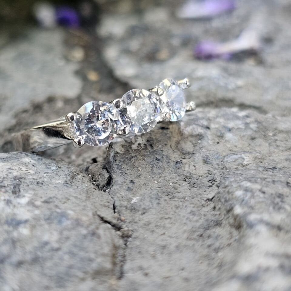 Üçtaş Tria model 925 Ayar Kadın Gümüş Yüzük