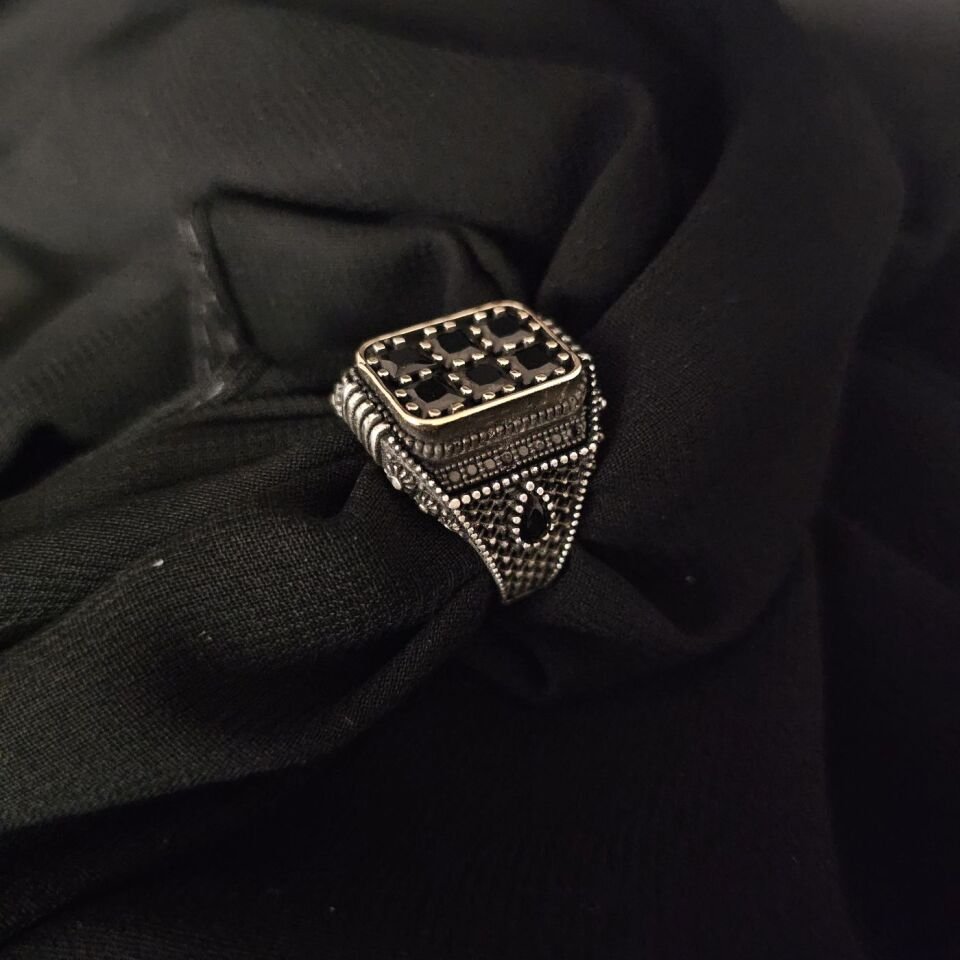 Kare Model Siyah Zirkon taşlı 925 Ayar Gümüş Yüzük 19