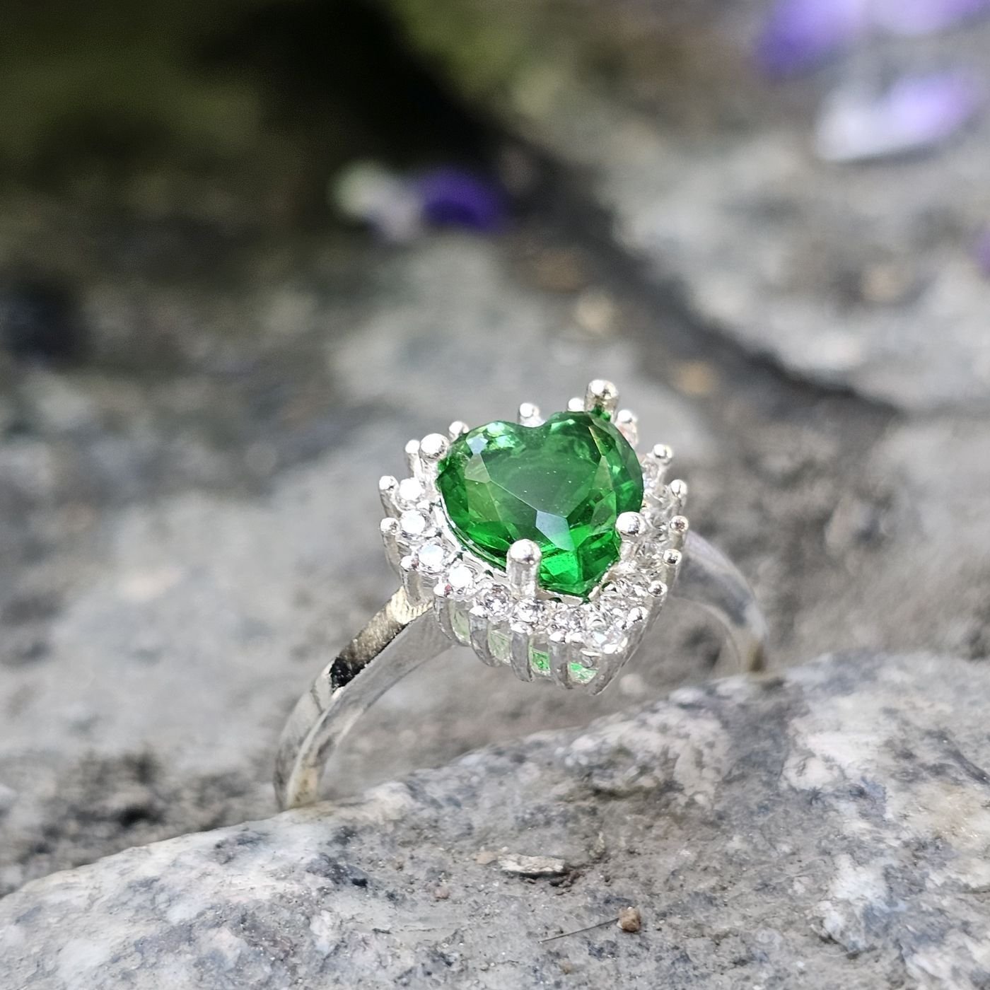 Zümrüt Yeşili Kalpli Zirkon taşlı 925 Ayar Kadın Gümüş Yüzük 17