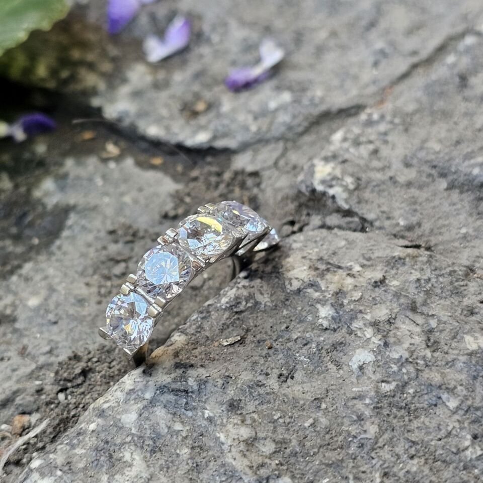 Beştaş Zirkon taşlı 925 Ayar Kadın Gümüş Yüzük