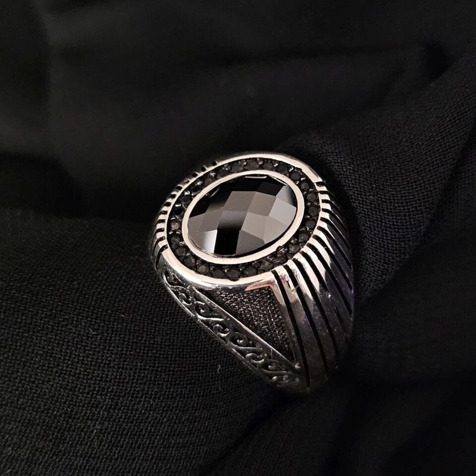 Oval Kristal kesim Zirkon taşlı  925 Ayar Gümüş Yüzük