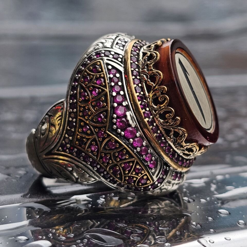 Dünyada Tek Serisi Sıkma Kehribar taşlı Elif işlemeli Üst Düzey 925 Ayar Erkek Gümüş Yüzük