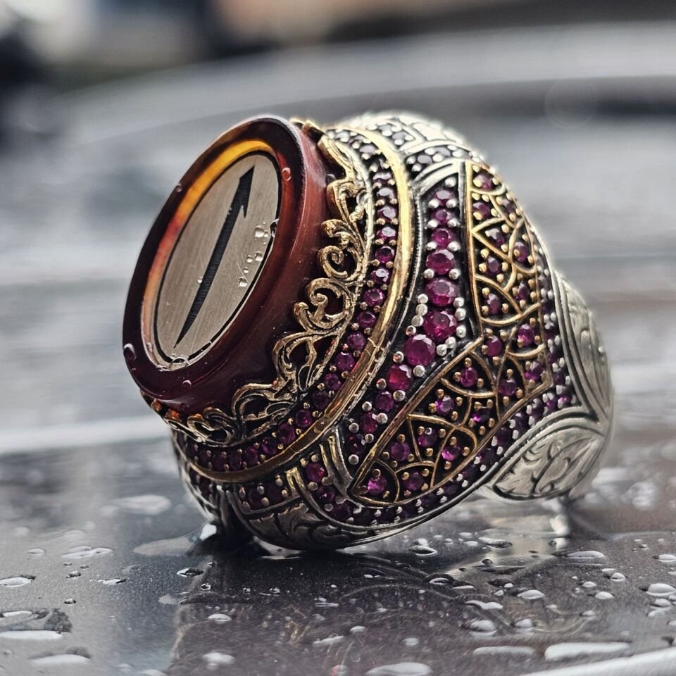 Dünyada Tek Serisi Sıkma Kehribar taşlı Elif işlemeli Üst Düzey 925 Ayar Erkek Gümüş Yüzük