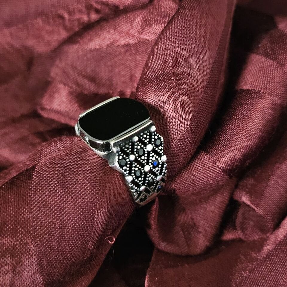 Onıks taşlı Mikro Zirkon taş işlemeli 925 Ayar Gümüş Yüzük