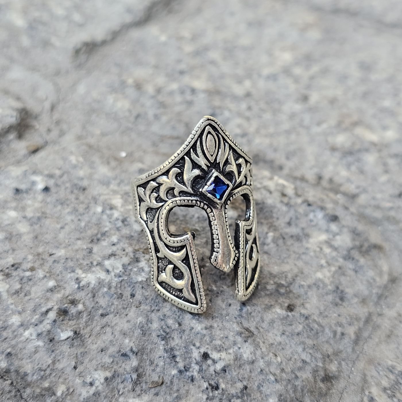 Mavi Zirkon taşlı 925 Ayar Miğfer model Başparmağı Yüzüğü