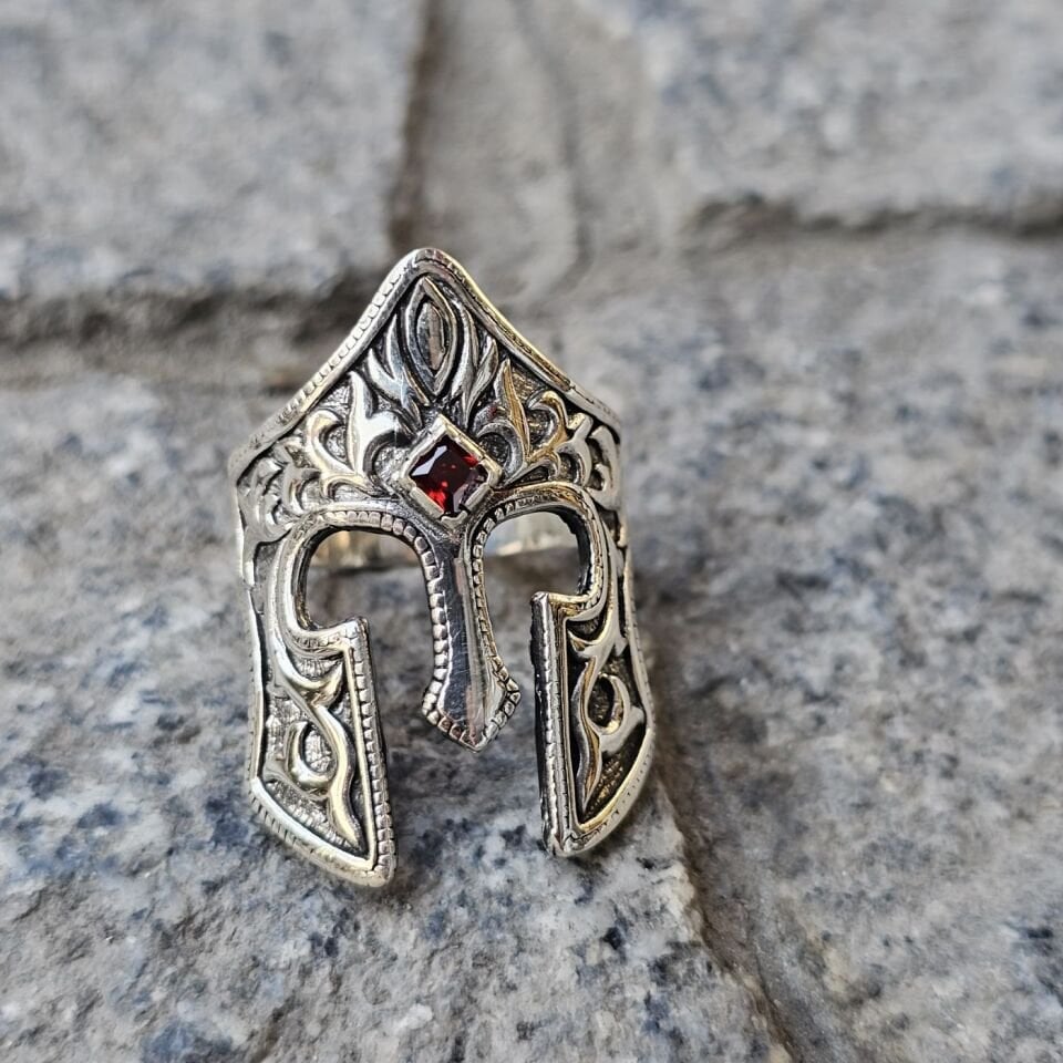 Kırmızı Zirkon taşlı 925 Ayar Miğfer model Başparmağı Yüzüğü