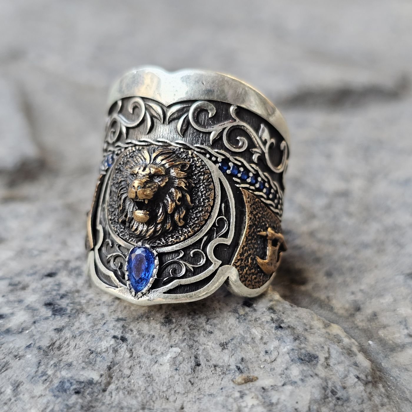 Aslan figürü işlemeli 925 Ayar  Başparmağı Yüzüğü