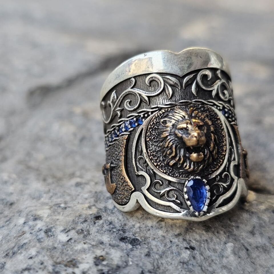Aslan figürü işlemeli 925 Ayar  Başparmağı Yüzüğü